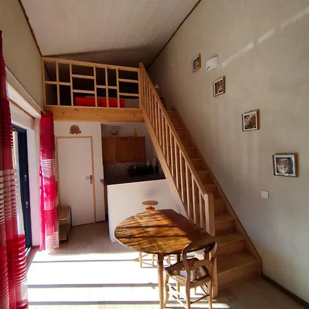 Apartment Avec Terrasse Au Calme